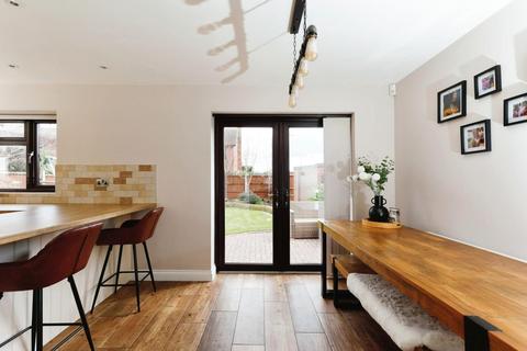 6 Longleat, Tamworth, B79 7US