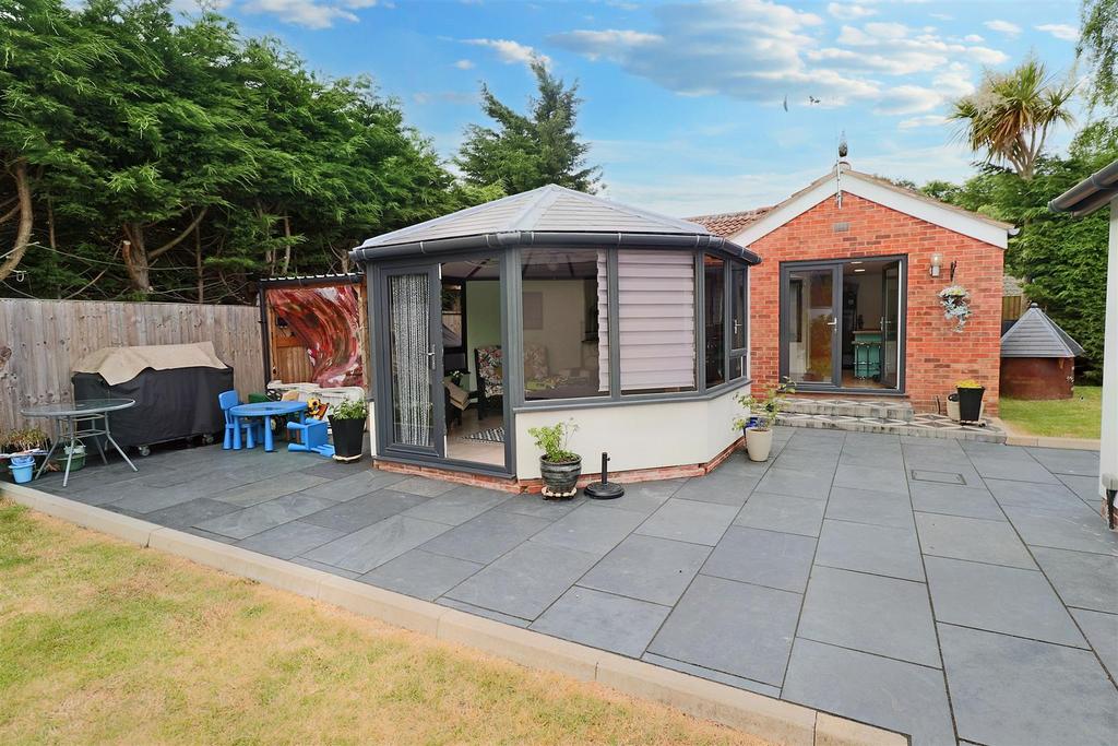 Hexangonal garden room