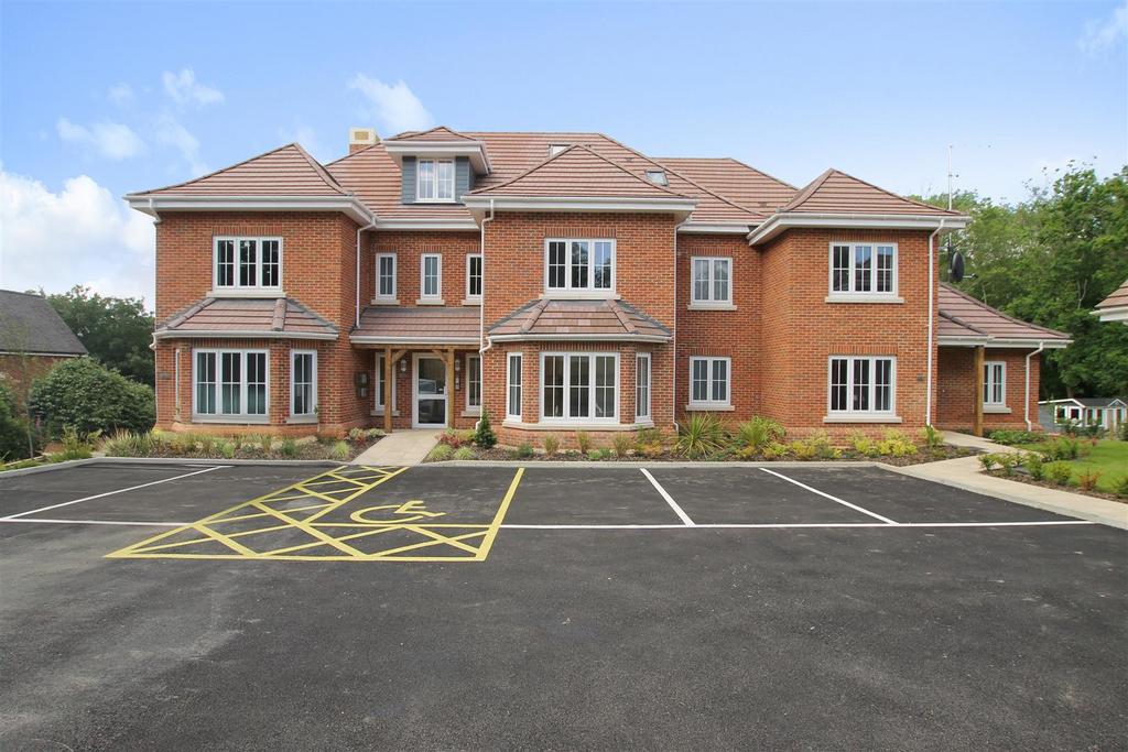 Bridge Road, Southampton SO31 2 bed apartment for sale £310,000