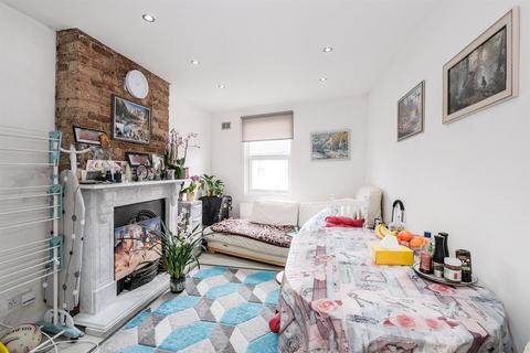2 bedroom flat to rent, St. Johns Road, London