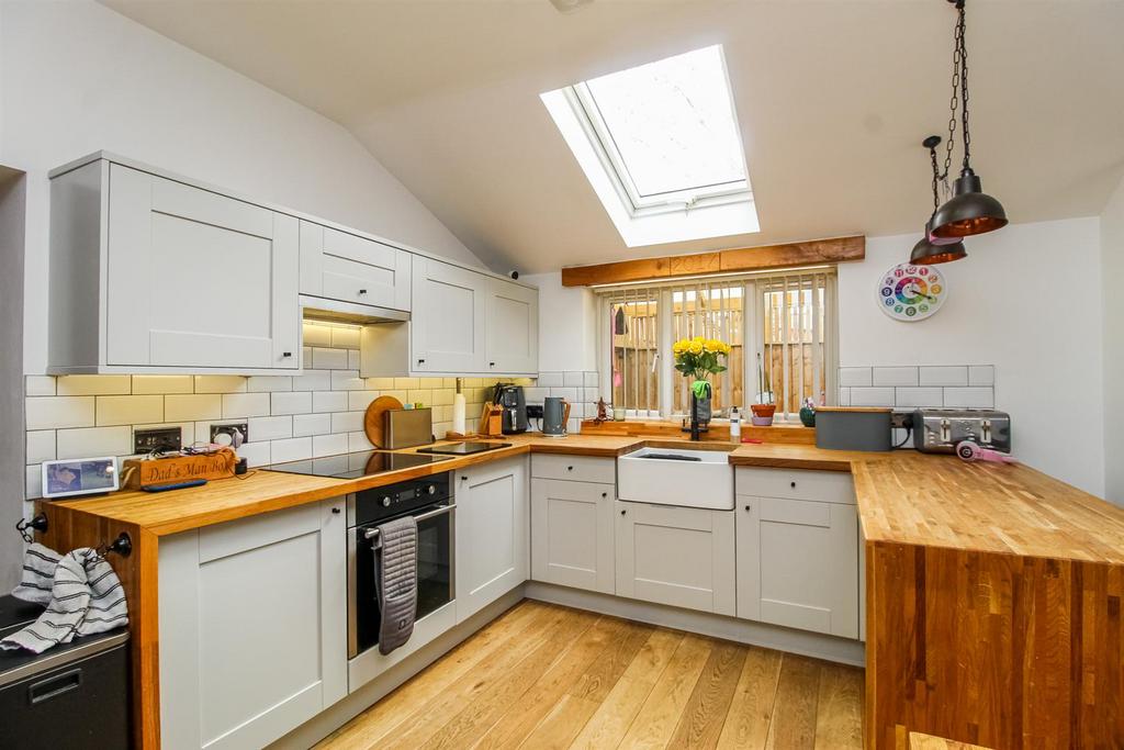 Park Avenue, Wakefield WF1 2 bed semidetached house for sale £200,000
