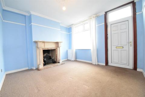 3 bedroom end of terrace house to rent, Box Lane, Pontefract WF8