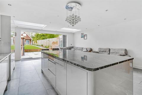 4 bedroom detached house for sale, Botley Road, Southampton SO30