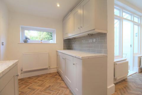 3 bedroom semi-detached house to rent, Cyprus Avenue, Beeston, Nottingham, NG9 2PG