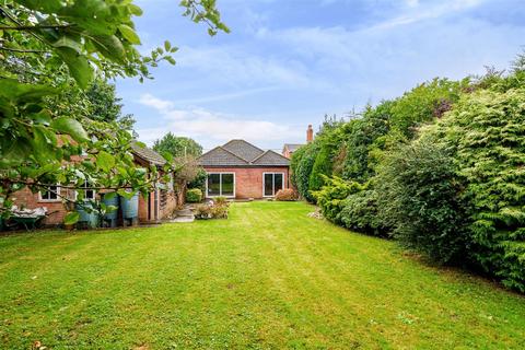 2 bedroom detached bungalow for sale, Beech Road, Southampton SO40