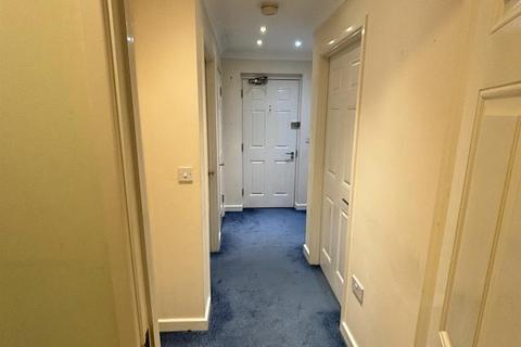 2 bedroom flat to rent, High Street, Sevenoaks TN13