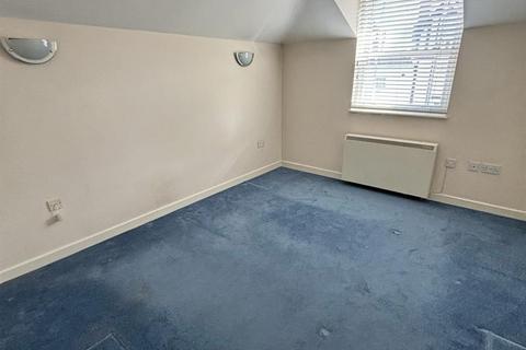 2 bedroom flat to rent, High Street, Sevenoaks TN13