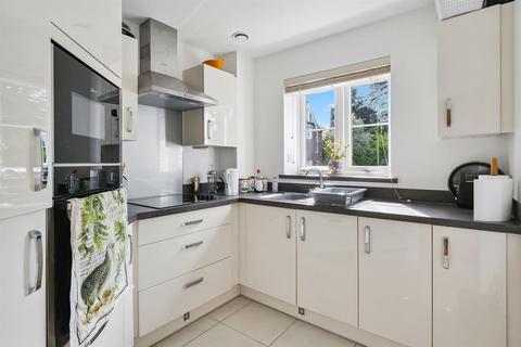 2 bedroom apartment for sale, Addington Road, Sanderstead, South Croydon