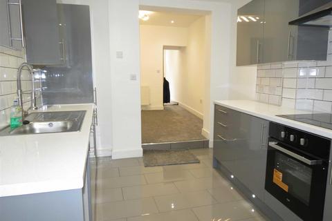 3 bedroom end of terrace house for sale, North Street, Castlefields, Shrewsbury