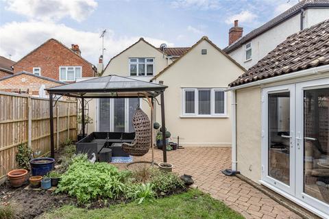 4 bedroom detached house for sale, New Haw Road, New Haw