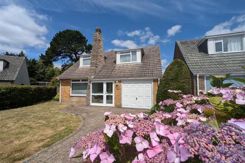 4 bedroom detached house for sale, Langbrook Close, Havant PO9