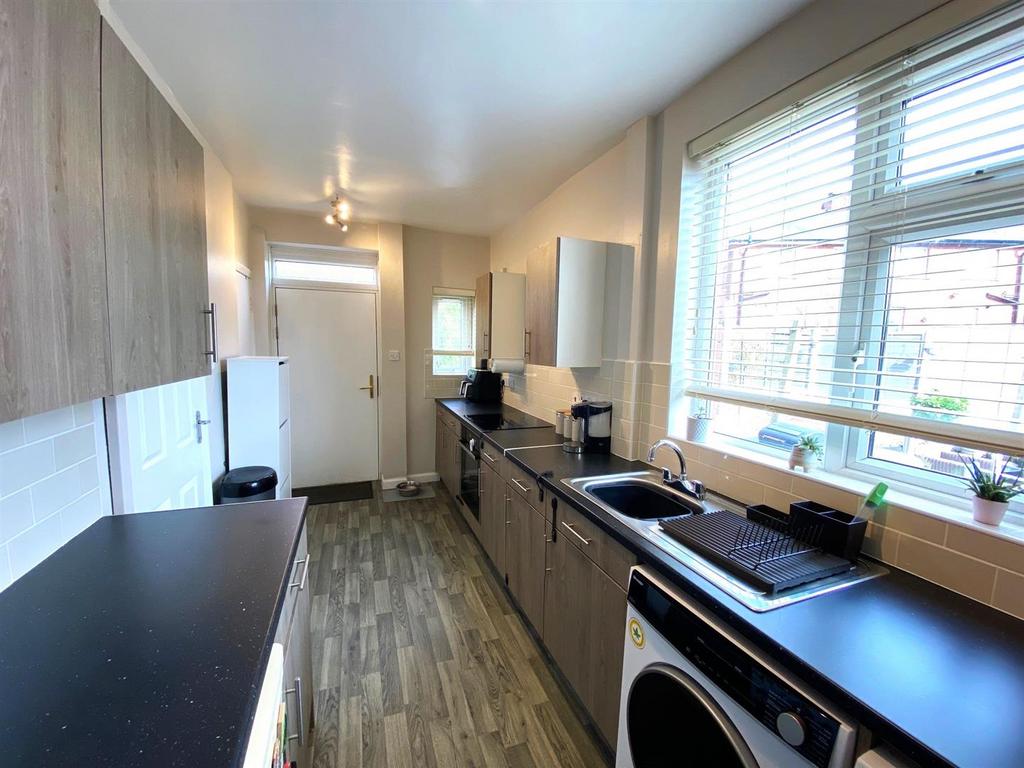 KITCHEN 1.jpg