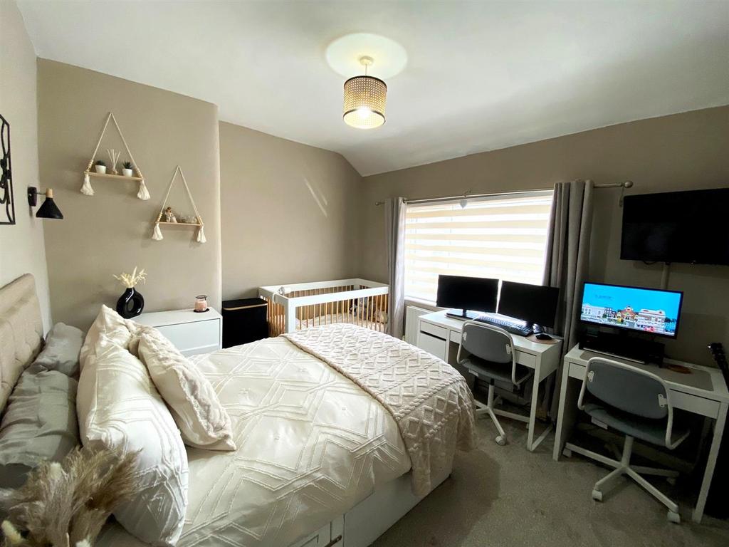BED 1.jpg