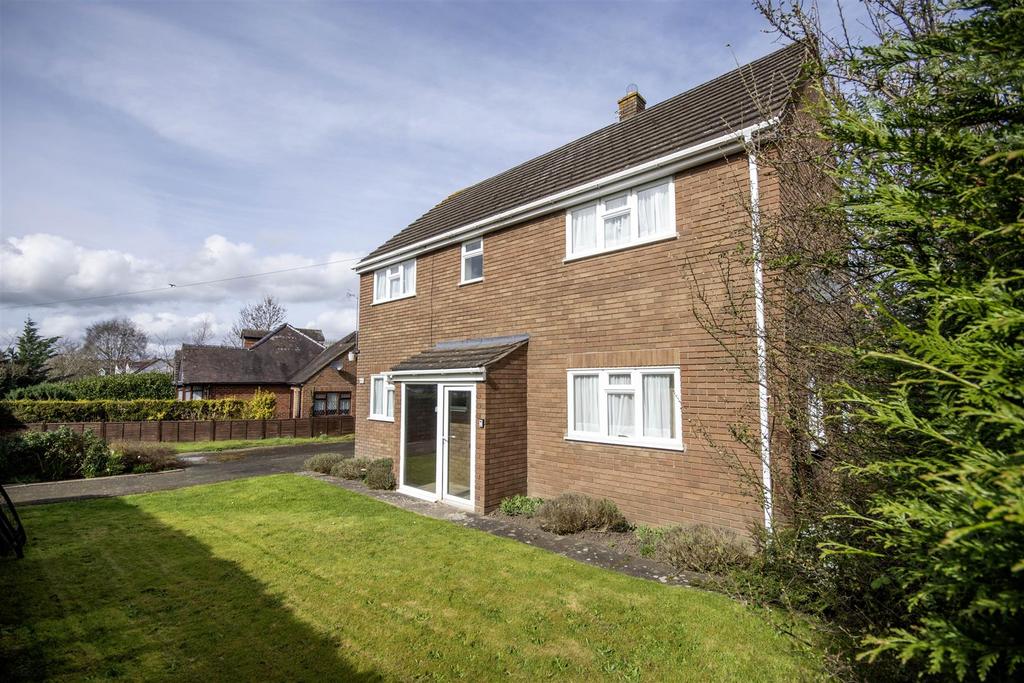 Callow Lane, Minsterley, Shrewsbury 3 bed detached house for sale £
