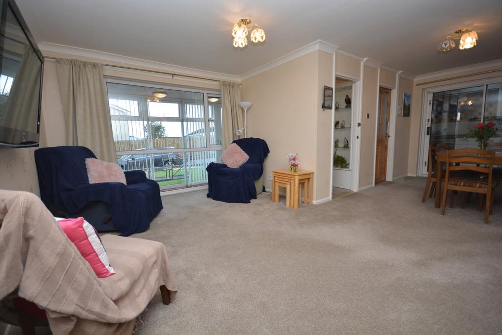 Nairn Close, Stewarton, Kilmarnock, KA3 3 bed semidetached bungalow