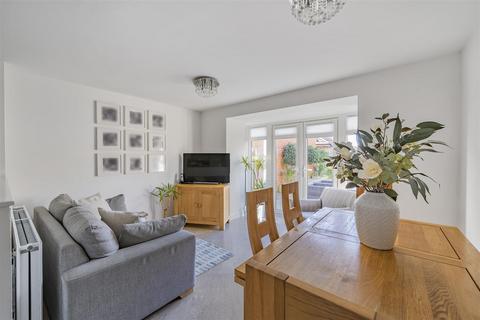 3 bedroom house for sale, Daffodil Way, Havant PO9