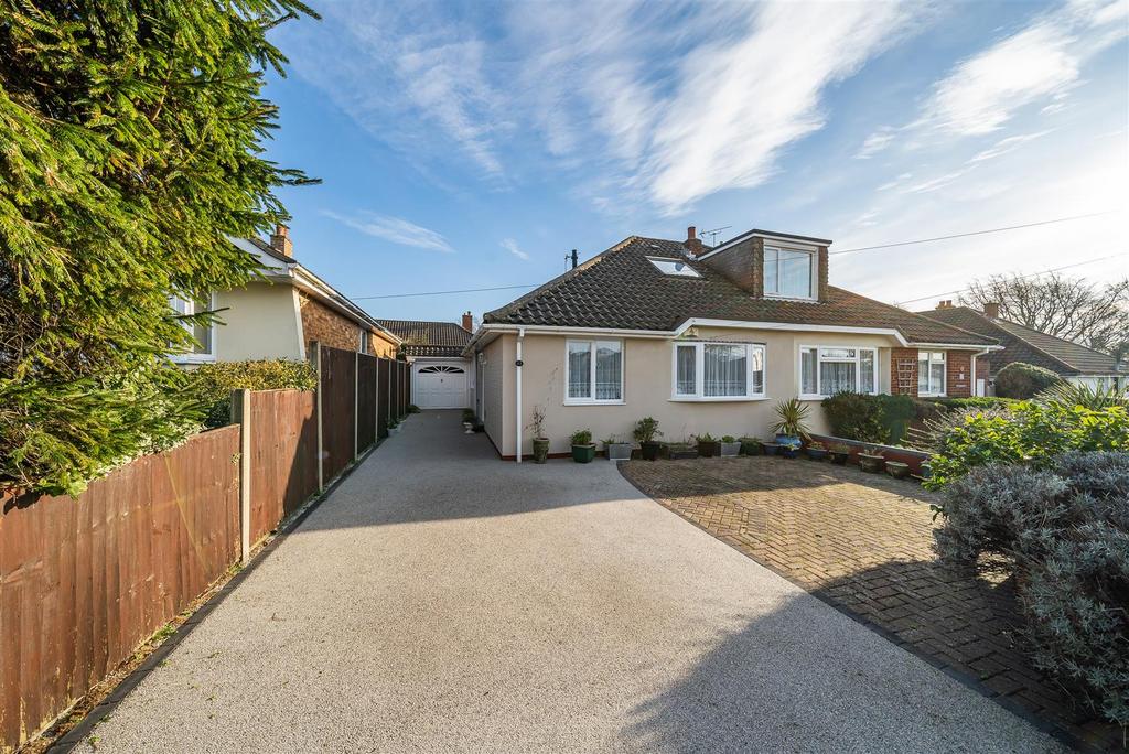 Birch Tree Drive, Emsworth PO10 3 bed bungalow £435,000