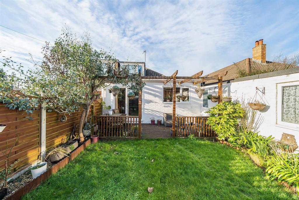 Birch Tree Drive, Emsworth PO10 3 bed bungalow £435,000