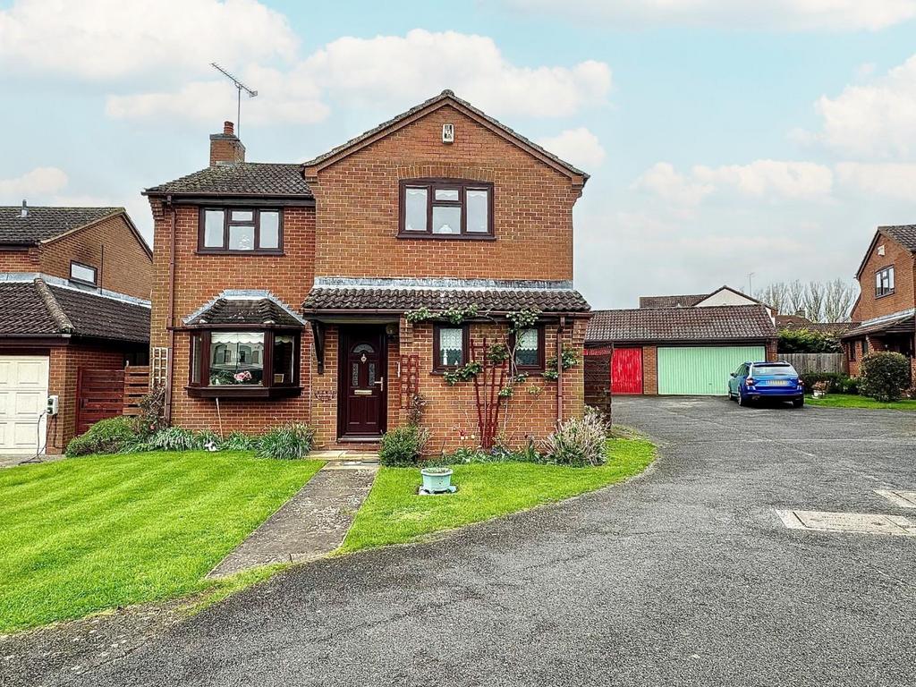 Kingfisher Close, East Hunsbury... 4 bed detached house for sale £429,995