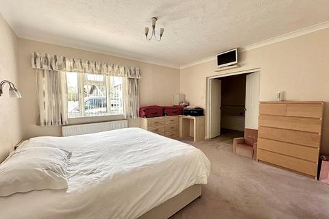4 bedroom detached bungalow for sale, Teal Close, West Hunsbury, Northampton NN4