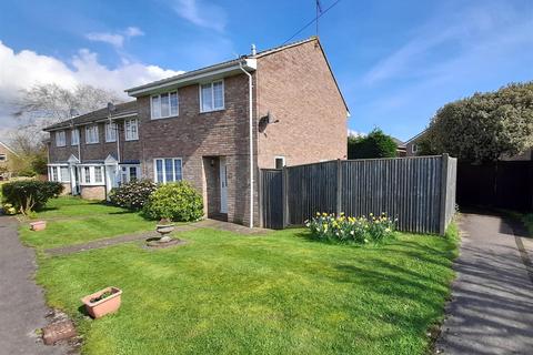 4 bedroom end of terrace house for sale, Trundle View Close, Barnham