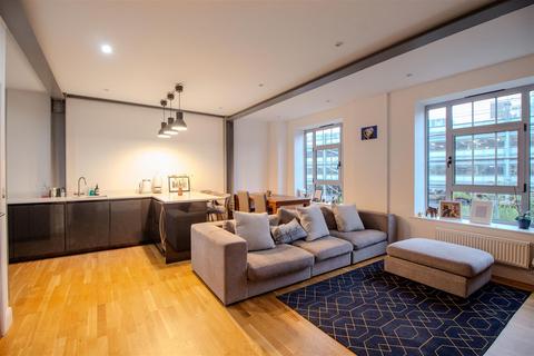 2 bedroom flat for sale, Station Quarter Apartments, Boltro Road, H. Heath