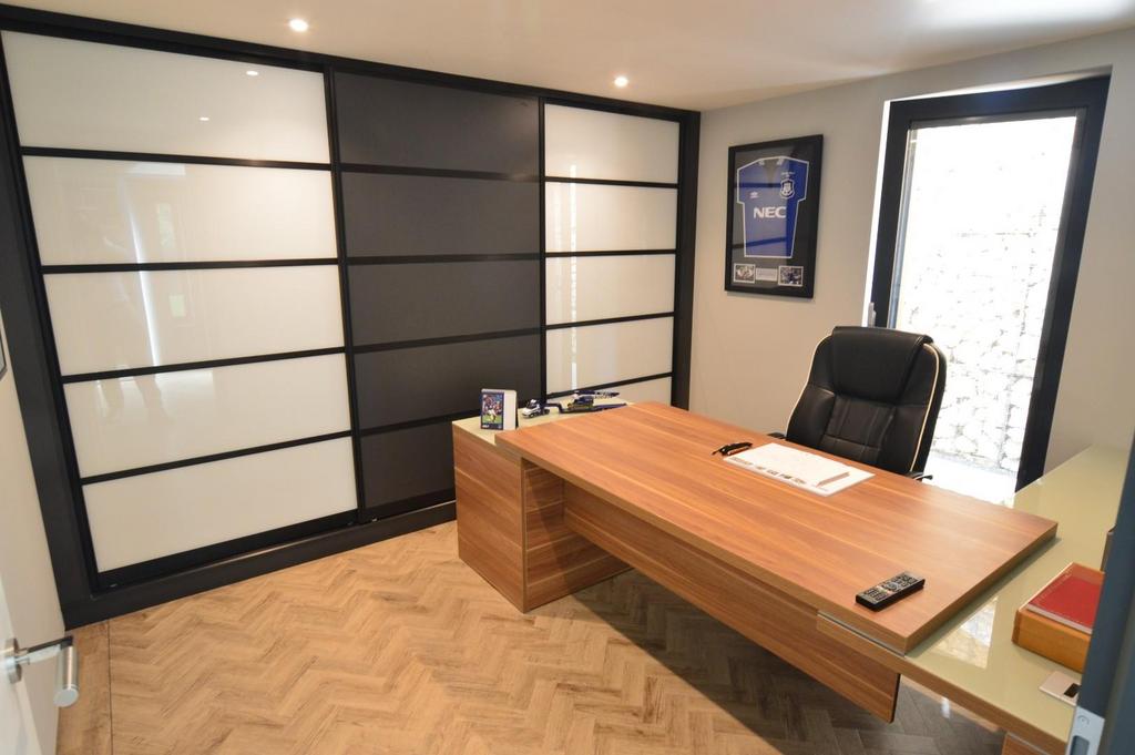 Office / Bedroom 4