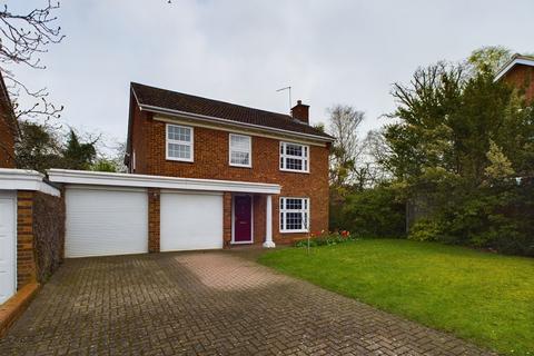 4 bedroom detached house for sale, The Finches, Hitchin, SG4