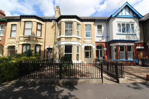 4 bedroom terraced house for sale, Victoria Avenue, Hull
