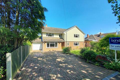 4 bedroom detached house for sale, Fir Tree Lane, Chelmsford CM3