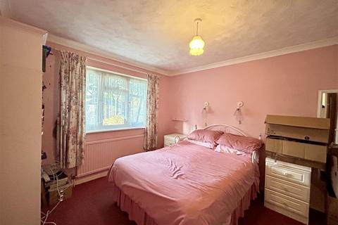 2 Abbot Thurston Avenue, Ely, CB6 1BP