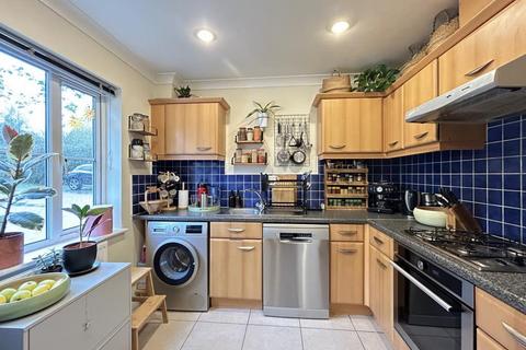 98 Brooke Grove, Ely, CB6 3WU