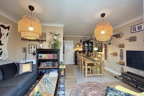 98 Brooke Grove, Ely, CB6 3WU