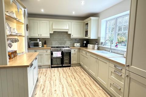 60 Larcombe Road, St Austell, PL25 3EZ
