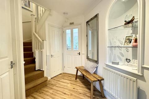 60 Larcombe Road, St Austell, PL25 3EZ