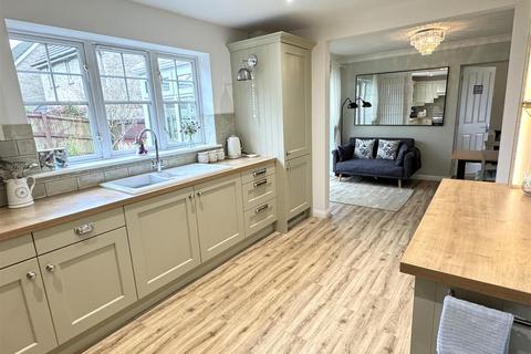 60 Larcombe Road, St Austell, PL25 3EZ