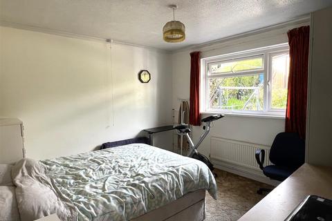 11 Park Way, St Austell, PL25 4HR