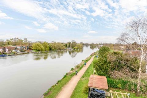 3 bedroom detached bungalow for sale, Dudley Road, Walton-on-Thames, KT12