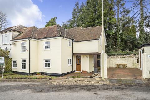 3 bedroom character property for sale, Southampton Hill, Titchfield Village PO14