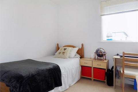 2 bedroom flat to rent, Kingfisher Meadow, Maidstone