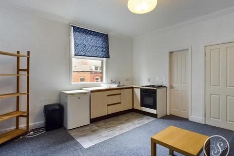 1 bedroom flat to rent, Methley View, Leeds