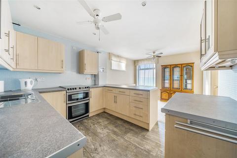 2 bedroom apartment for sale, 25 Marine Parade West, Lee-On-The-Solent PO13