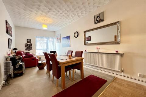 2 bedroom flat for sale, Dean Street, Aberdare CF44