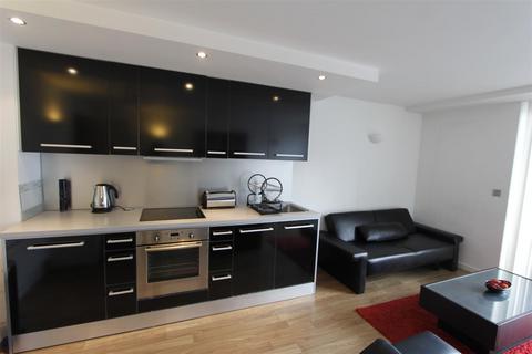 2 bedroom flat to rent, West Point, Wellington Street