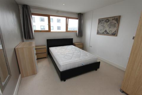 2 bedroom flat to rent, McClintock House, Leeds Dock