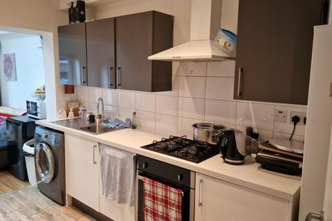 36 Barnard Gardens, Hayes, UB4 9ER