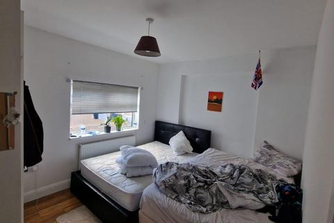 36 Barnard Gardens, Hayes, UB4 9ER