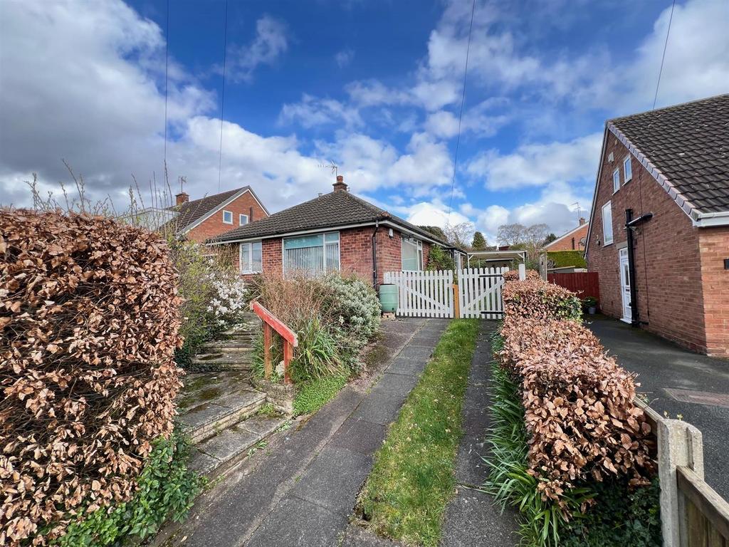 Clent View Road, Stourbridge, DY8 3JJ 2 bed detached bungalow for sale