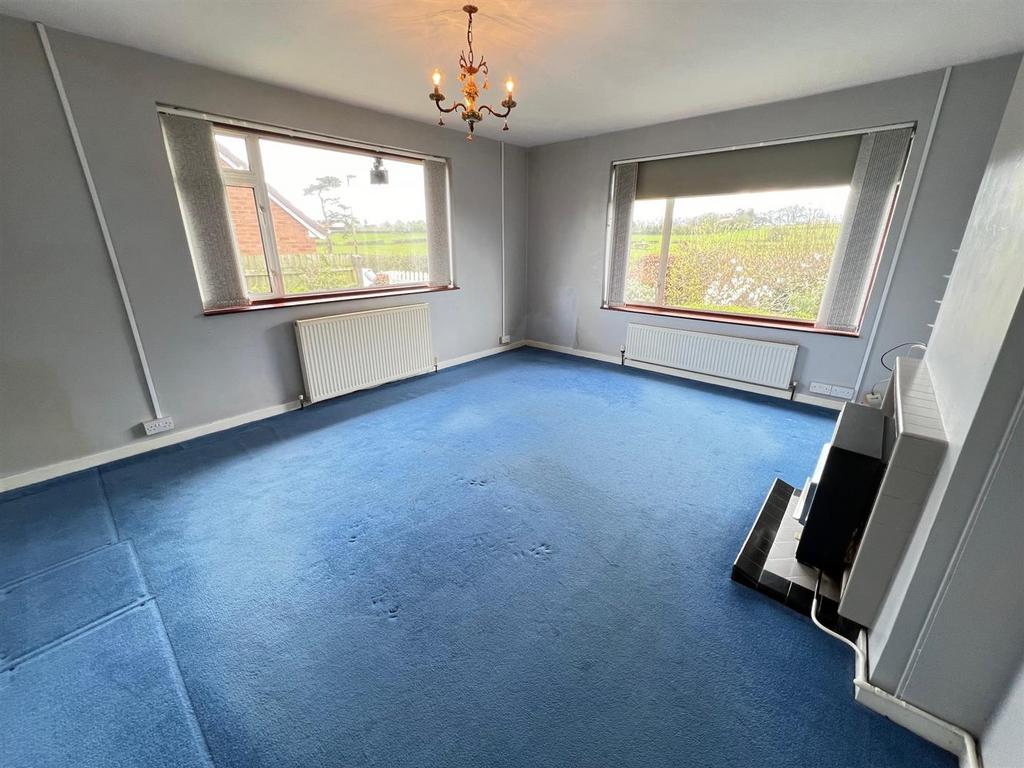 Clent View Road, Stourbridge, DY8 3JJ 2 bed detached bungalow for sale