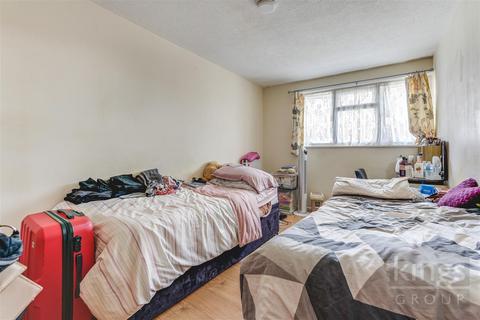 33 Kennedy Avenue, Enfield, EN3 4PB